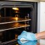 Nettoyer son four sans produits chimiques agressifs : les astuces naturelles qui marchent vraiment